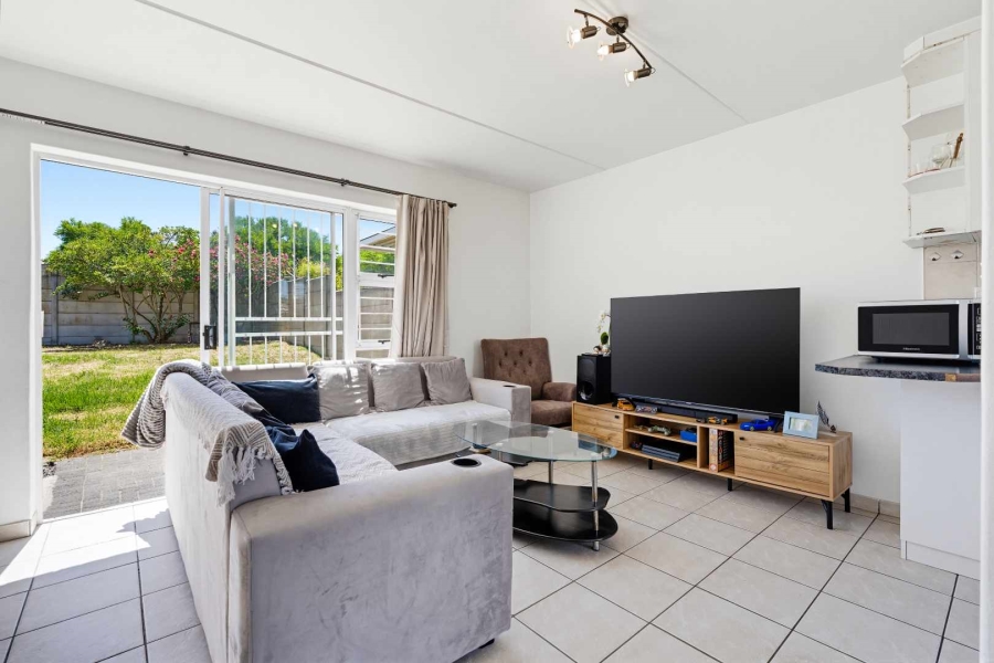 2 Bedroom Property for Sale in Protea Heights Western Cape